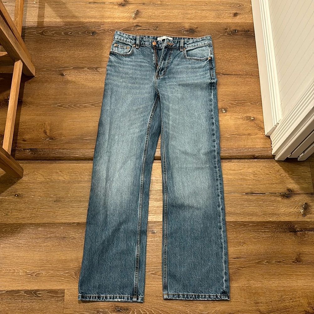 Zara straight leg jeans US6